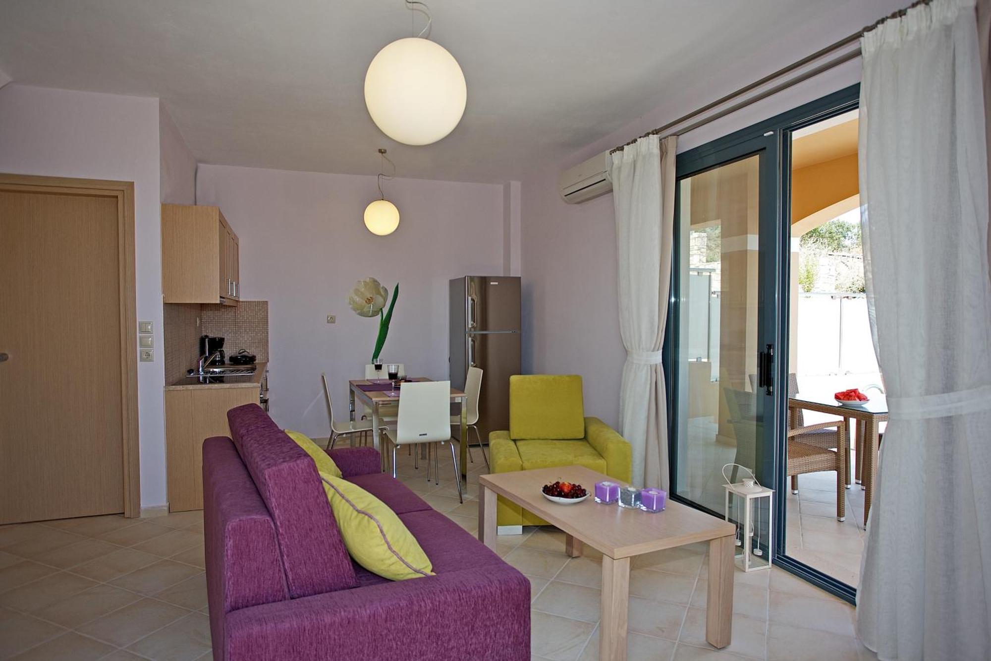 Carme Villas Adelianos Kampos Room photo
